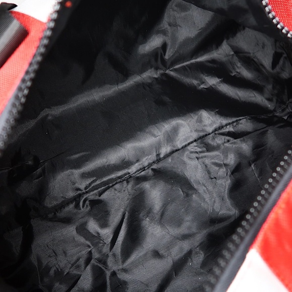 Y&R x Sammy Wilk | NWOT** 00 Duffle Bag - Picture 8 of 9